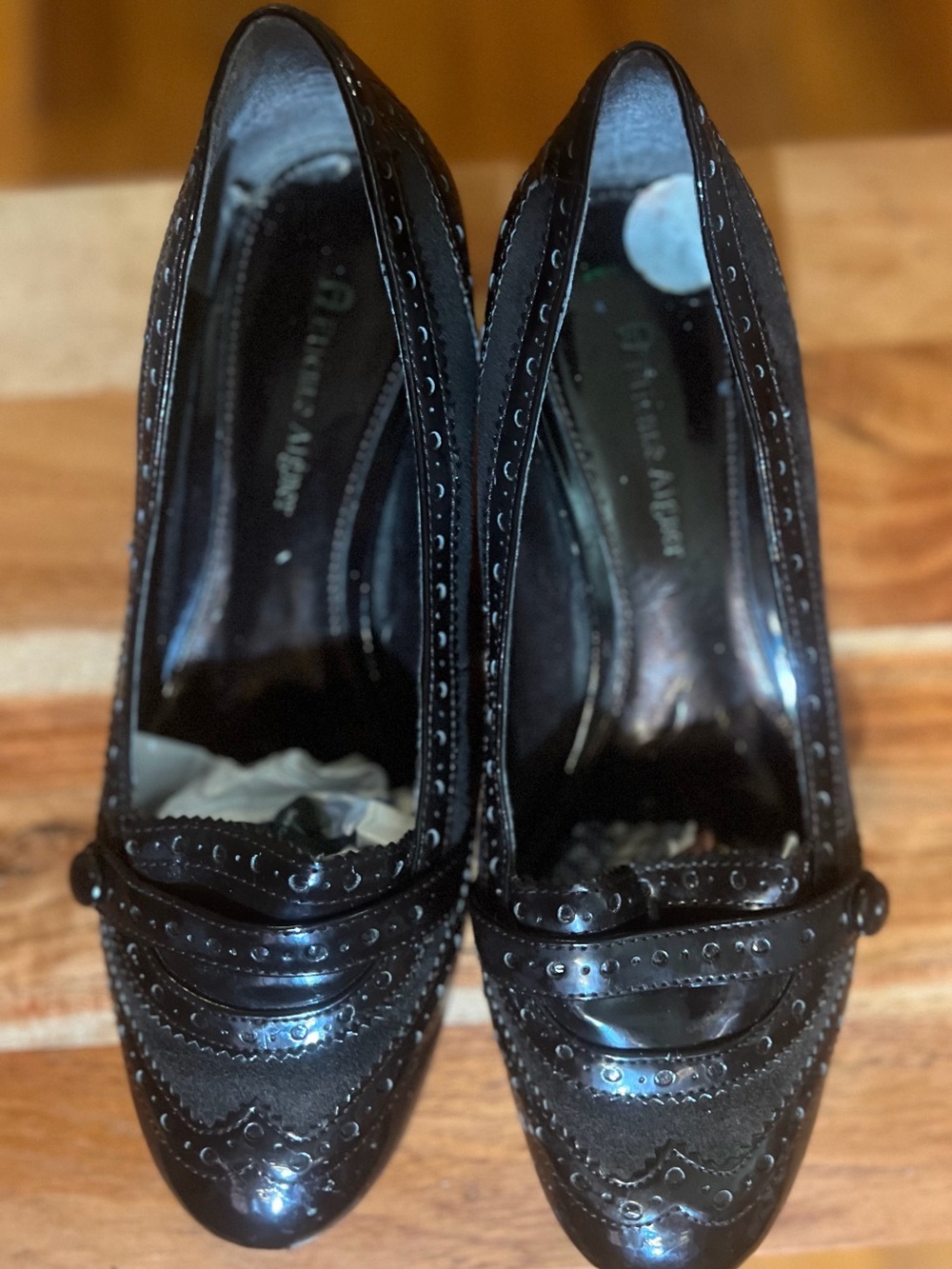 ✨ Etienne Aigner Patent Leather Mini Heel Shoes ✨